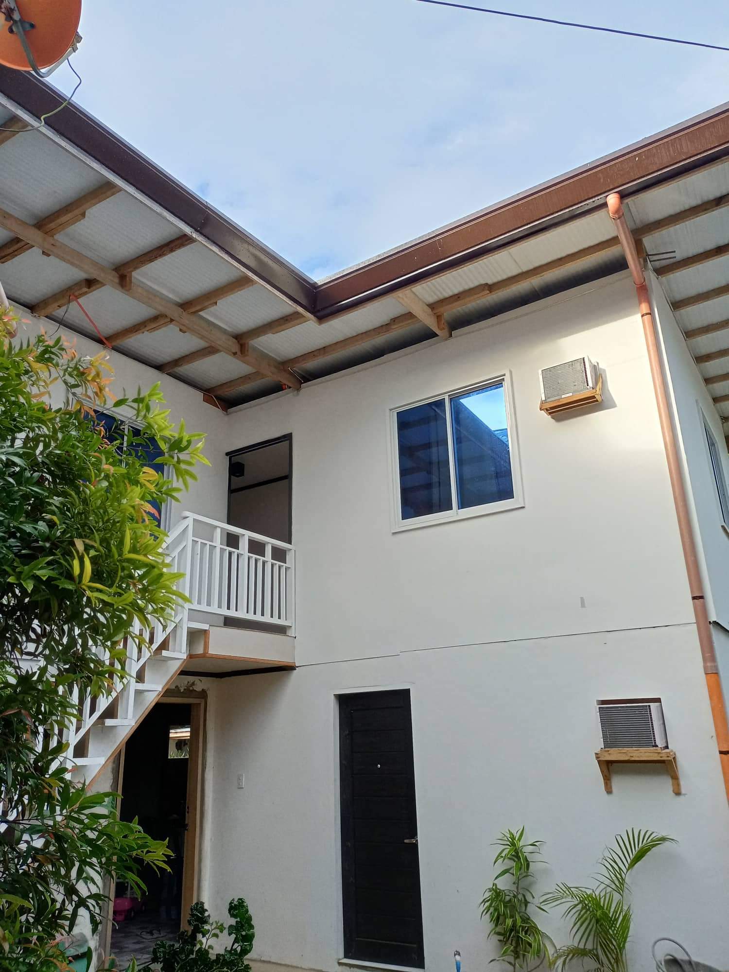 <b class="font-bara"><i class="bi bi-geo-fill h4"></i> YANTO BEACH RESORT</b> <br/>The resort is located in the heart of Cagwait beach, just a foot steps away  and overlooking beachfront view. A perfect Place to stay if you are looking for a budget  experience for your family or friends.  We got you cover for your  stay  and feel  at home  with us:

-You can choose our rooms for Family or groups. 
-Our place is open for your  stay and  we host like we are family. 
-We provide the basic   amenities in the room such as toiletries, linens, first aid kit and  we follow the protocols for the COVID-19  guidelines. 
-Our Place is ideal and centrally located where you can rent some beach activity by locals or buy something nearby residence . 
-You will have a  great photo  views  of our  Beach shoreline  that is good for Groupie, Facebook Stories  and  Instagramable  Selfies.. 

At Yanto Beach Resort, we invite you  to embark  and visit  the most   breath taking  nature’s gift of our Pride here in Cagwait, White Beach. 

We offer a place like your home!
Contact No: 0963-099-0980